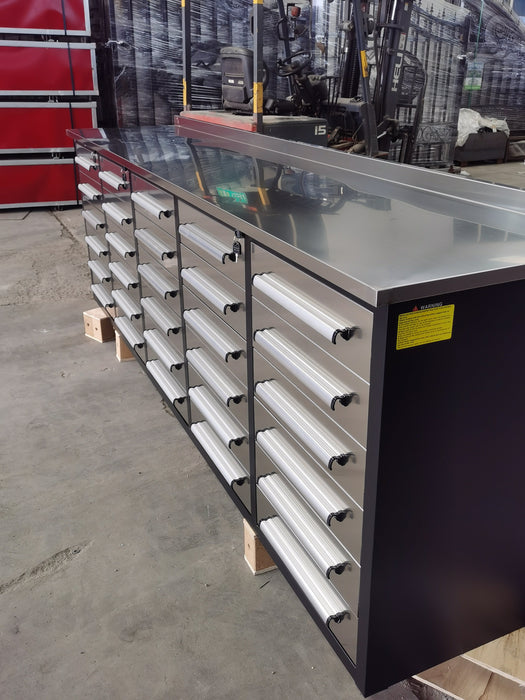 Chery Industrial Steelman 10’ Storage Cabinet with Workbench, 30 Drawers WW000188