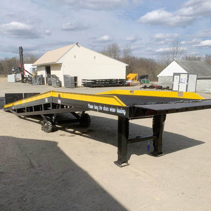 Chery Industrial Portable Loading Dock Ramps Yard Ramp - 22,000 lb. Capacity