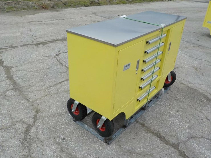 Chery Industrial 4.5ft Heavy Duty Mobile Workbench with 7 Drawers & 2 Cabinets